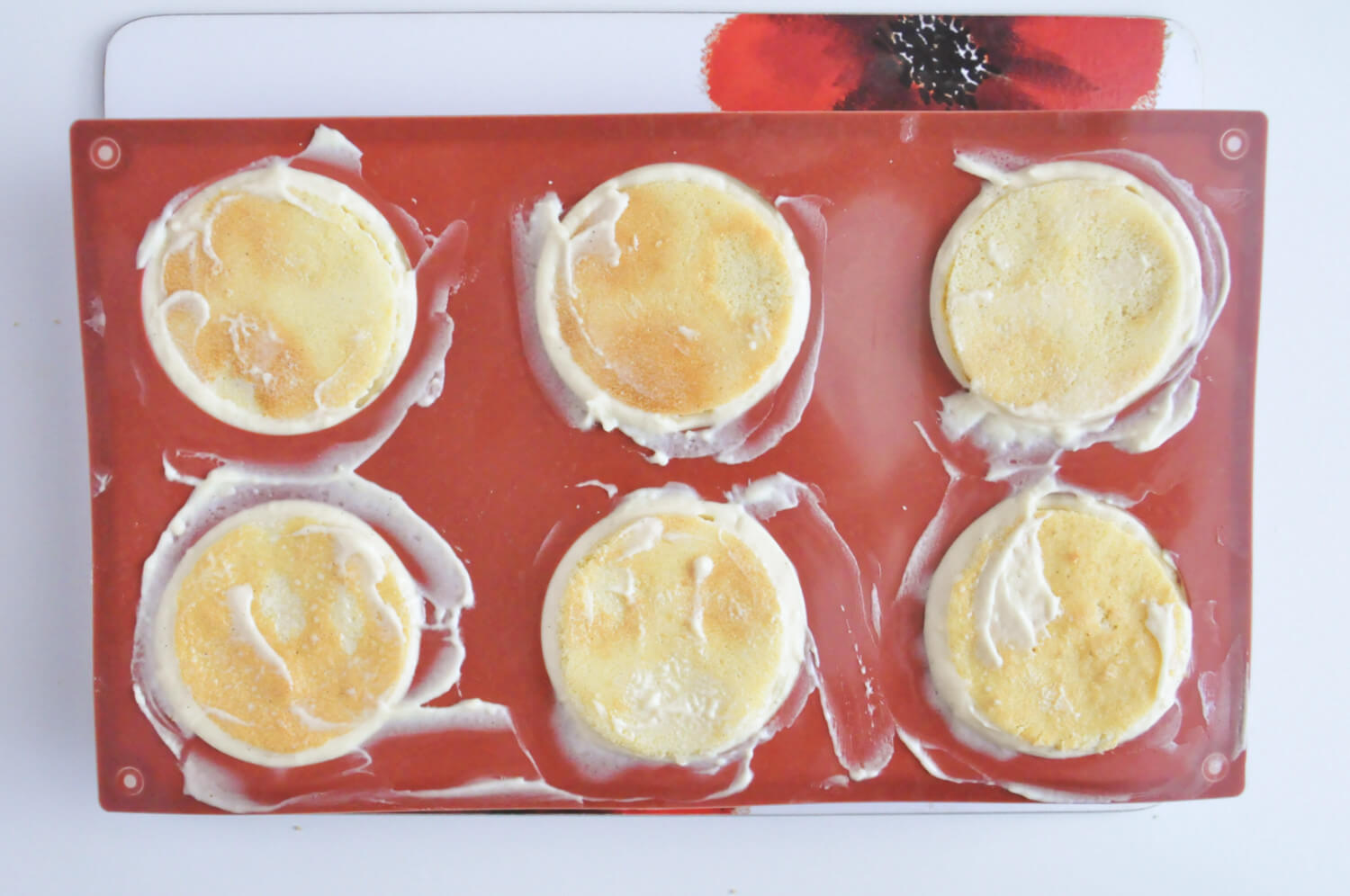 Czapki Mikołaja - składanie deseru, forma silikonowa na duże półkule