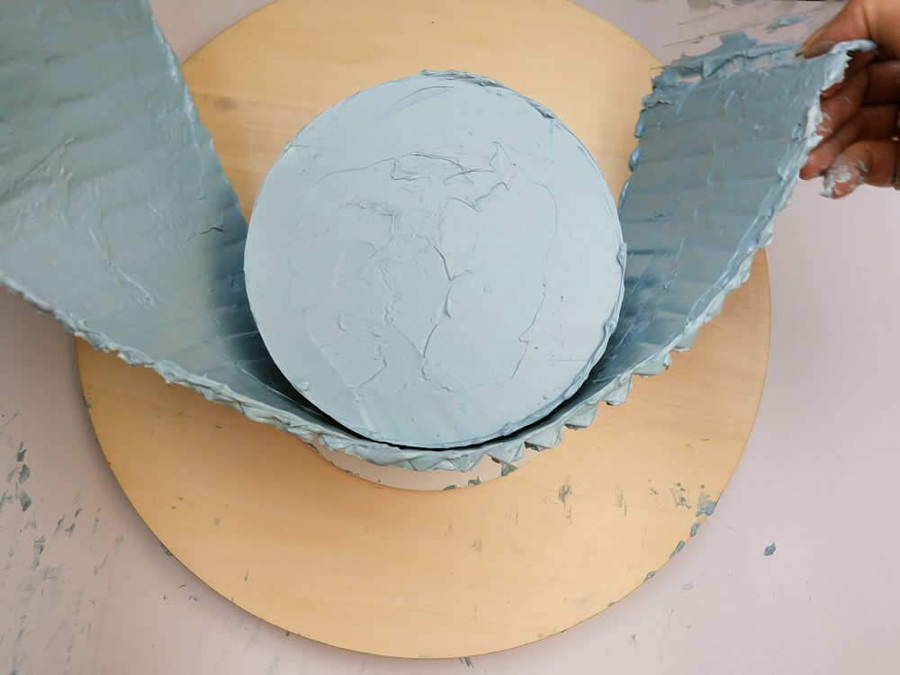 tort origami cake, przygotowanie, układanie wzoru na torcie