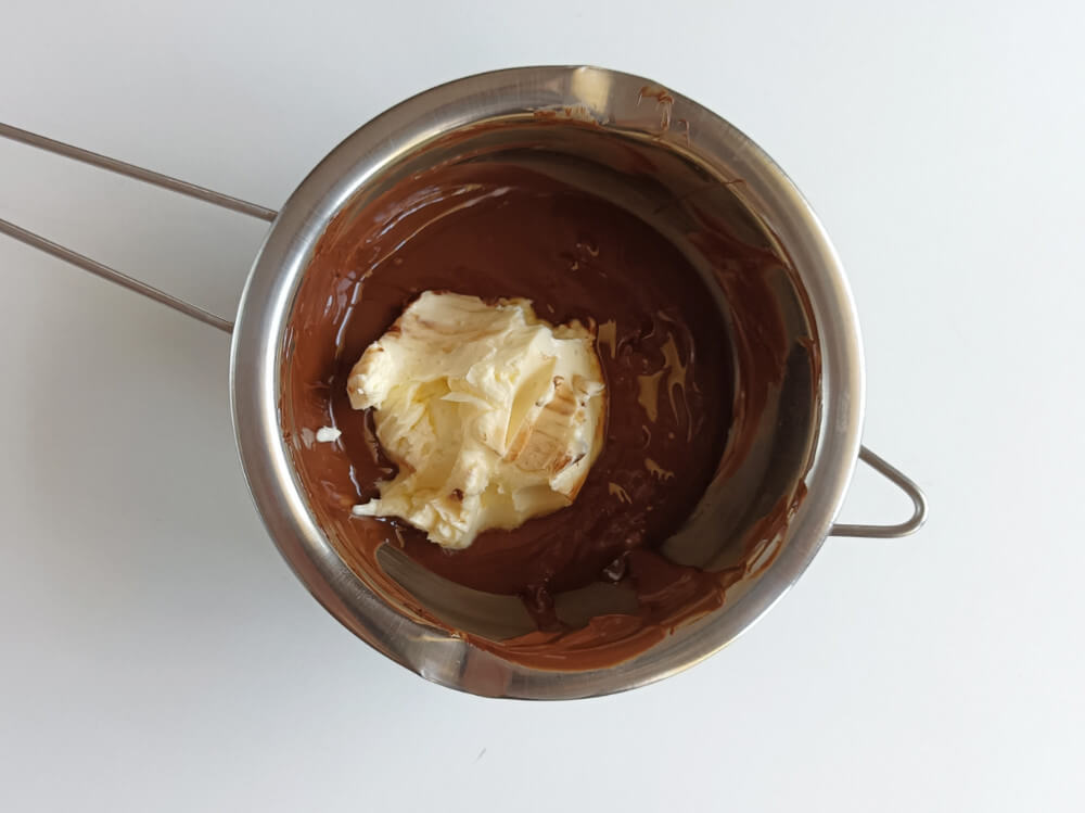 przygotowanie pieczonego kremu czekoladowego