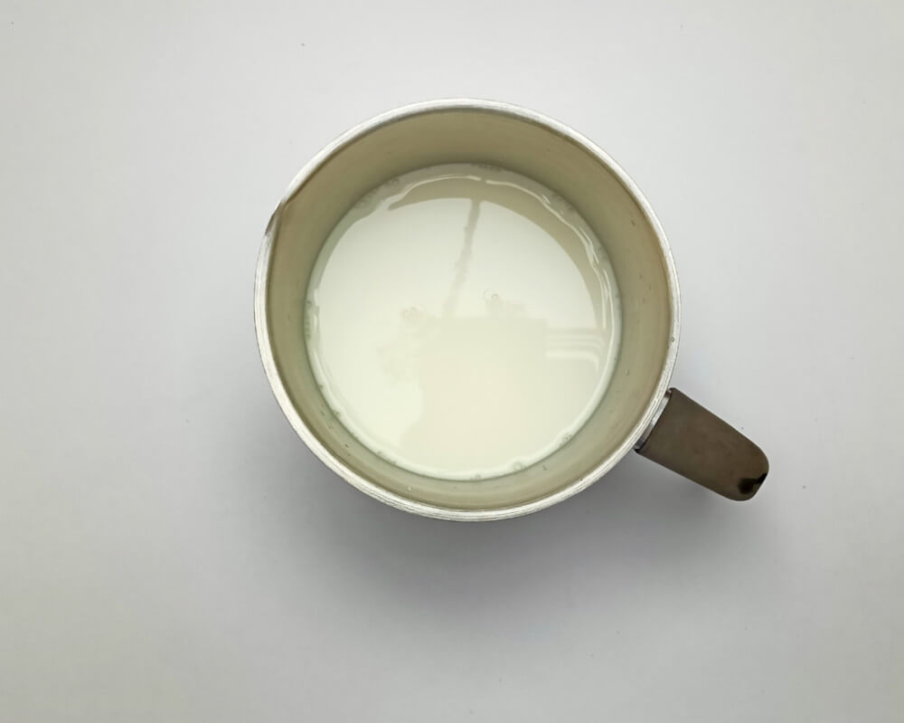 pogrzewanie mleka w garnku