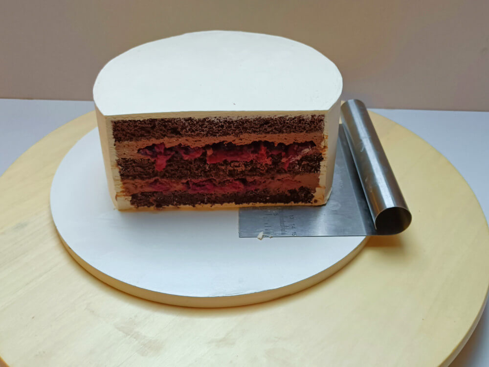 Przewrócony tort (Arch Cake, Top Forward Cake, Portal Cake) tutorial - tynkowanie