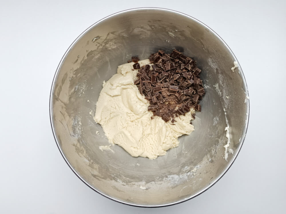 dodatki do cookie dough (jadalnego surowego ciasta) - posiekana czekolada