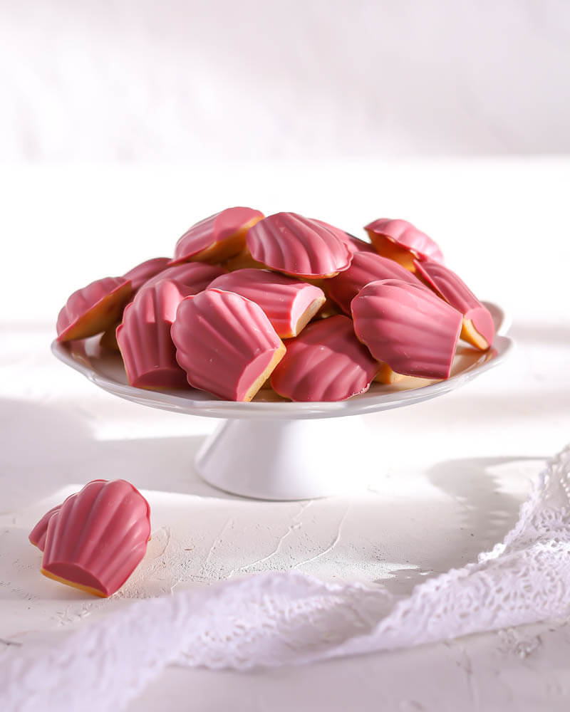 Cytrynowo - migdałowe magdalenki w czekoladzie ruby
