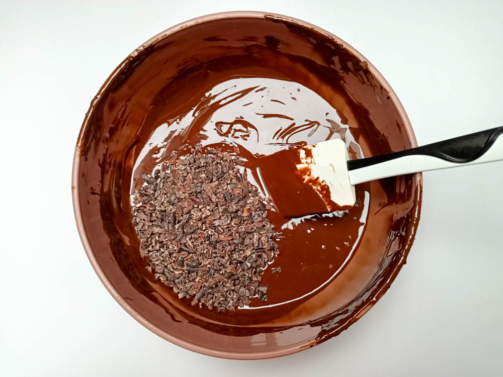 przygotowanie wegańskiej polewy czekoladowej