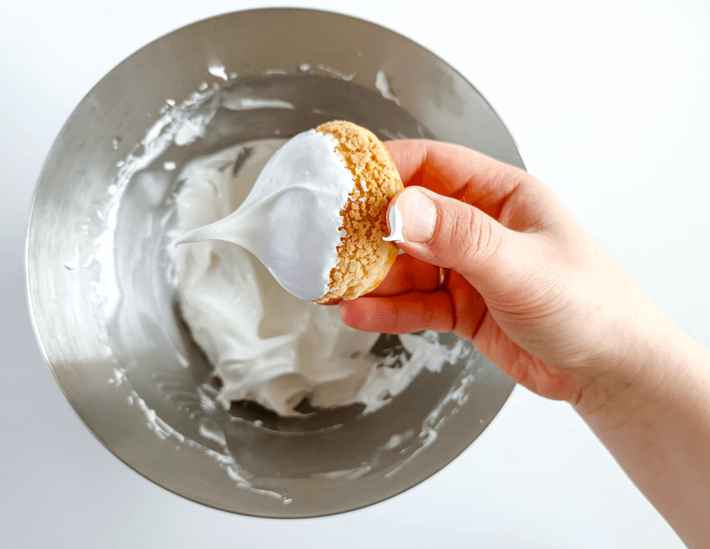 Cytrynowe ptysie z kruszonką, białą czekoladą i bezą włoską