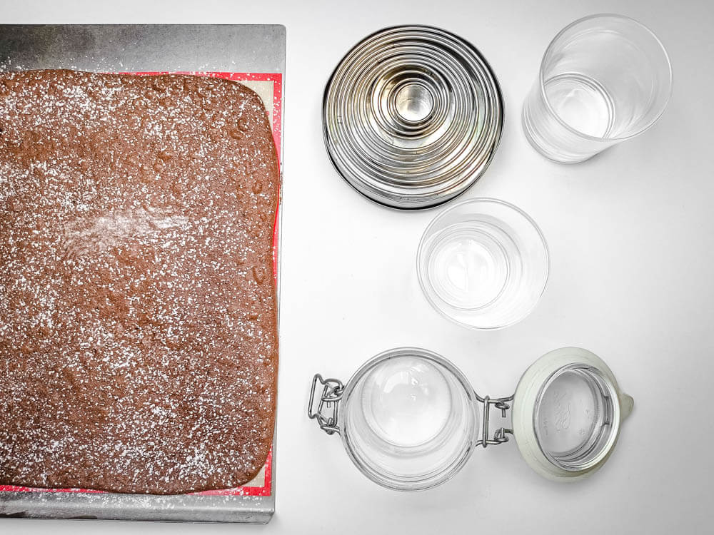 składanie laskowego tiramisu