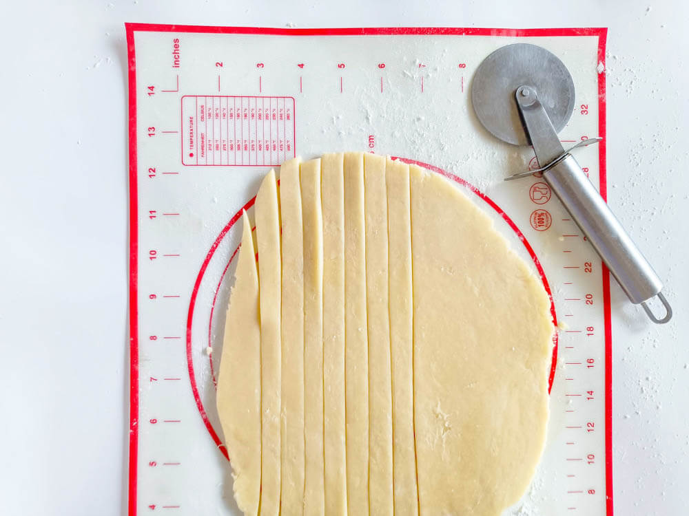 Przygotowanie kratki z ciasta kruchego