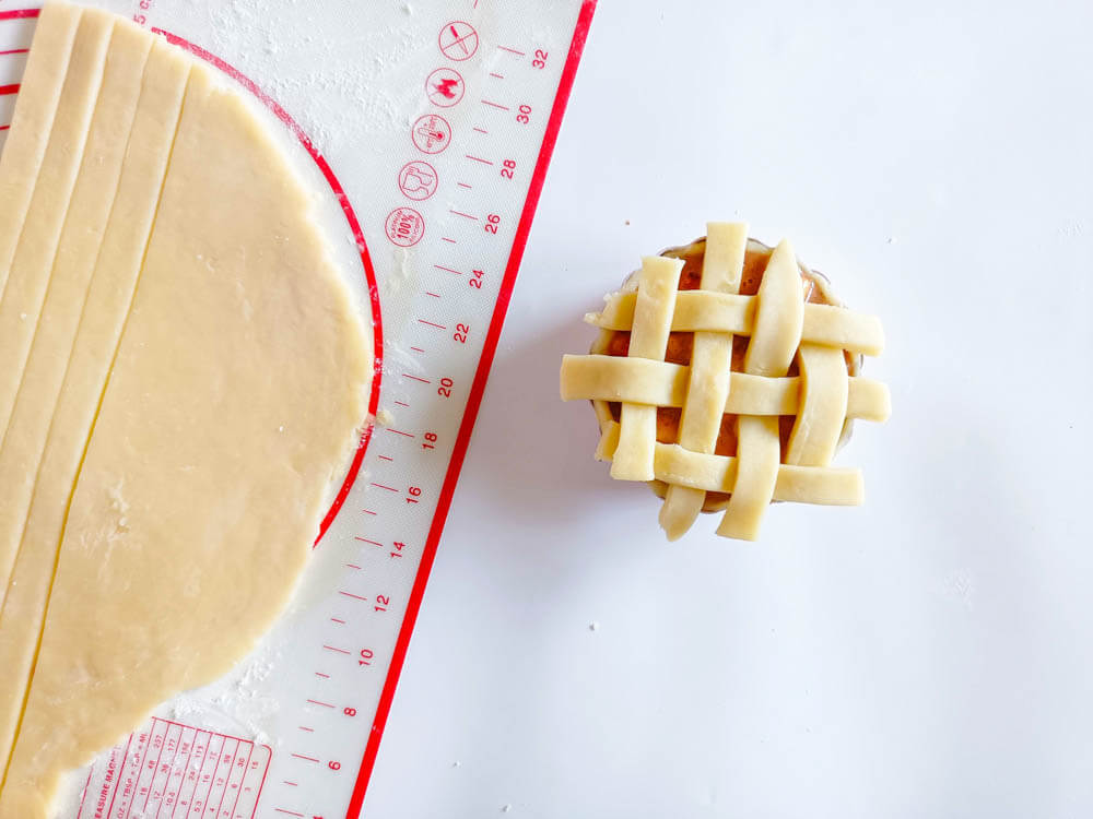 Przygotowanie kratki z ciasta kruchego