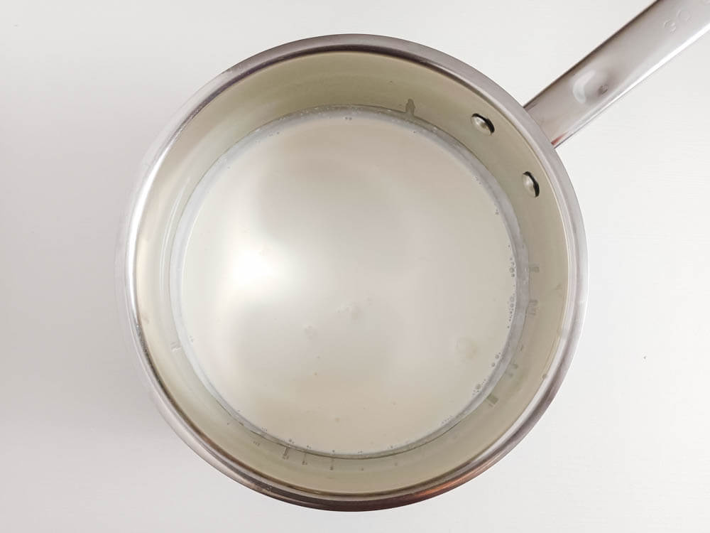 Przygotowanie kremu budyniowego - crème pâtissière