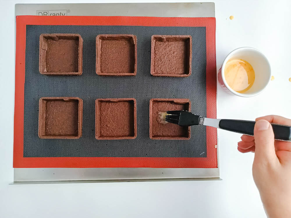 Trataletki kakaowe (sable) - zabezpieczanie mieszanką mleka z żółtkiem