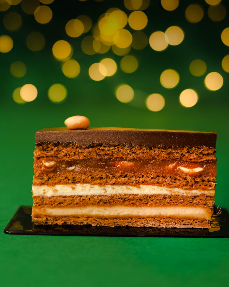 Nowoczesny miodownik Snickers orzeszki/karmel/czekolada.