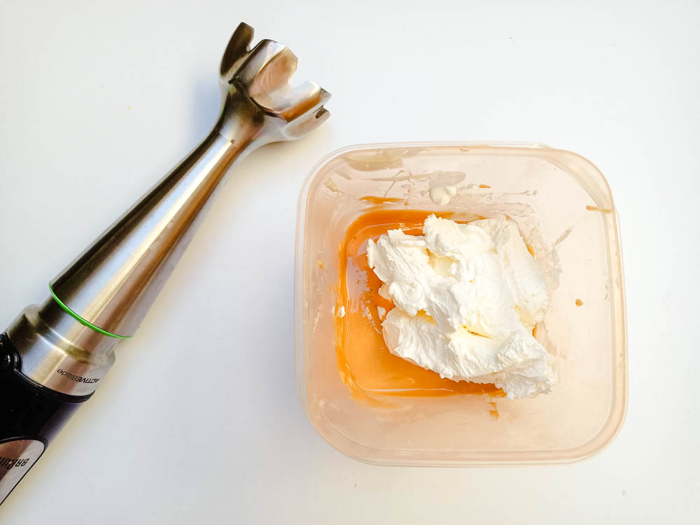 blendowanie kremu orzechowego do miodownika snickers