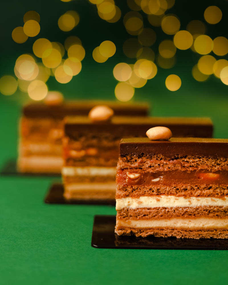 Nowoczesny miodownik Snickers orzeszki/karmel/czekolada.