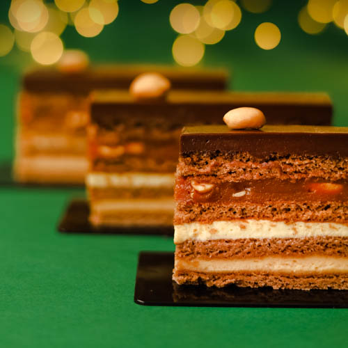 Nowoczesny miodownik Snickers orzeszki/karmel/czekolada.