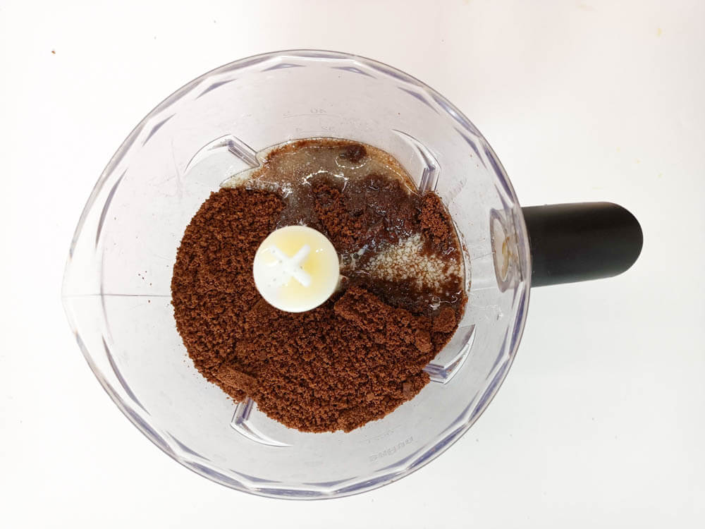 przygotowanie sernika kawowo-czekoladowego