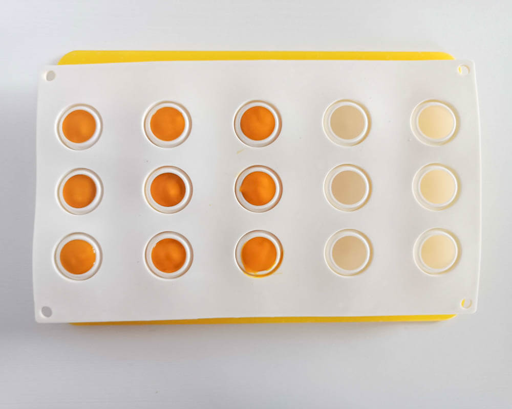 Coulis mango-marakuja - forma silikonowa na małe kule