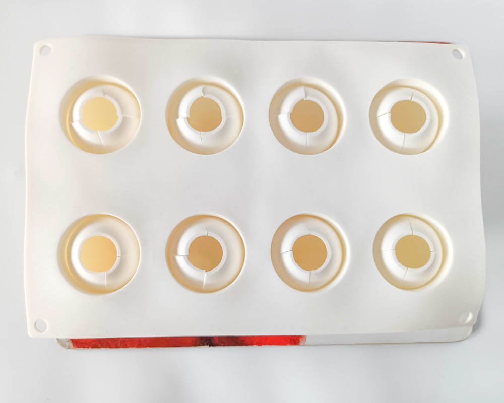 forma silikonowa na monoporcje w kształcie jajek