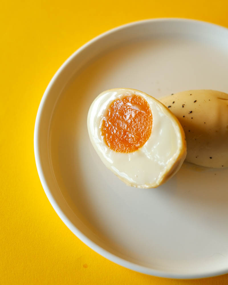 Monoporcje jajka - kokosowa namelaka / coulis mango-marakuja