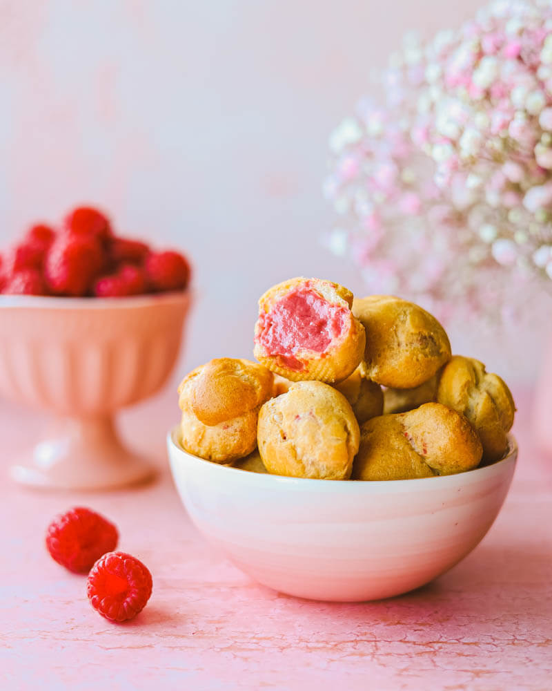 Croquembouche czyli wieża z ptysi z malinowym kremem