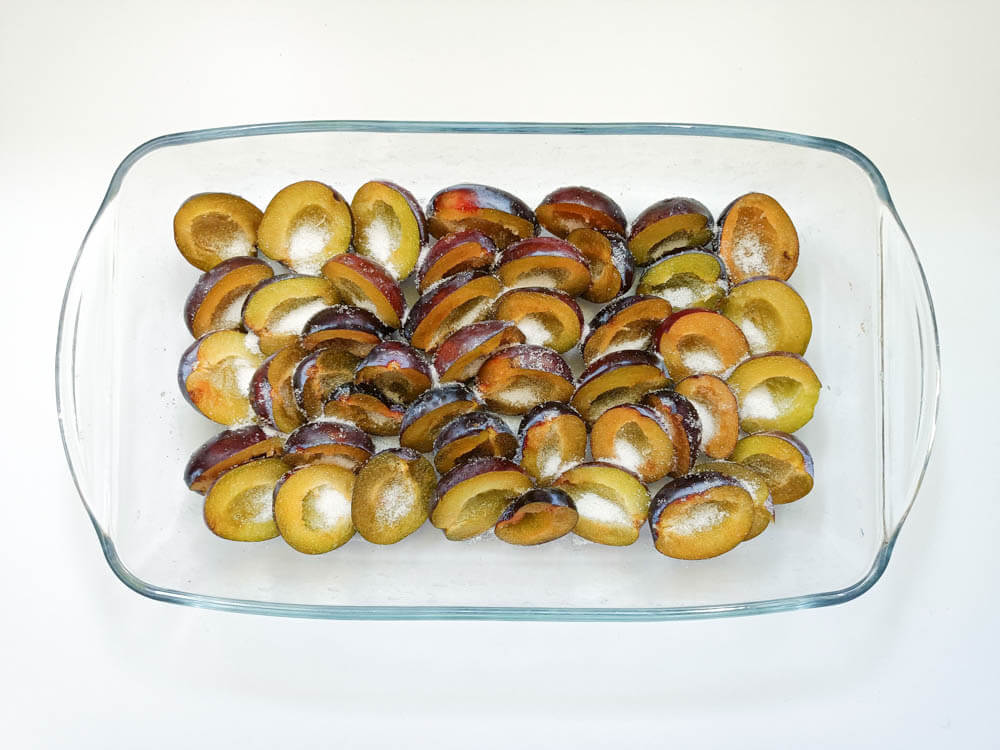 przygotowanie puree z pieczonych śliwek